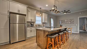 House (2 Bedrooms) | Interior