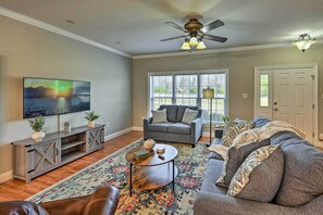 House (3 Bedrooms) | Interior