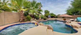 Maricopa Desert Oasis: Fenced Yard w/ Hot Tub