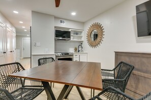 Apartment (1 Bedroom) | Interior - Corpus Christi 'surfside Suite' w/ Beach Access! (Corpus Christi)