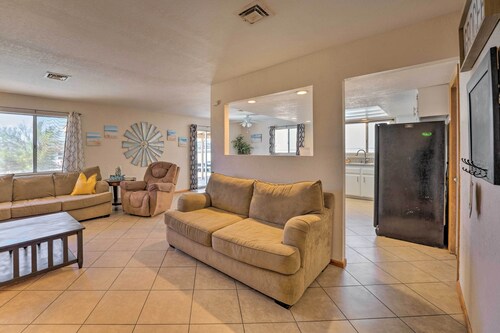 Pool Heat Included! Home 1 Mi to Lake Havasu