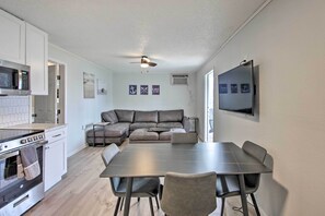 Interior - Updated & Peaceful Lakefront Cottage! (Streetman)