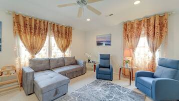 House (5 Bedrooms) | Front of property