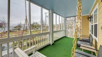 House (5 Bedrooms) | Interior