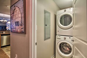 Apartment (2 Bedrooms) | Interior - Sevierville Resort Retreat ~ 2 Mi to Pigeon Forge! (Sevierville)