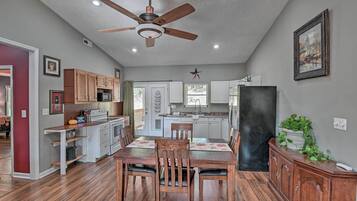 Rumah (2 Bedrooms) | Interior