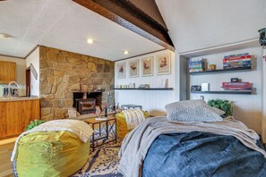 Apartment (1 Bedroom) | Interior