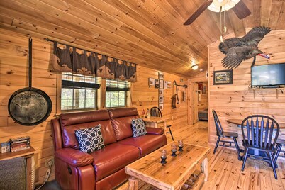 Parsons Semper Fi Cabin w/ Fire Pit!