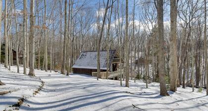 3 Mi to Cave Run Lake! Nature-centric Family Cabin