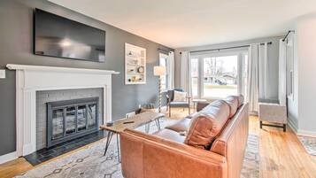 House (3 Bedrooms) | Interior