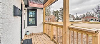 Pet-friendly Uptown Normal Home: Steps to ISU