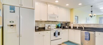 Waterfront Condo w/ Water Park, Walk to the Beach!