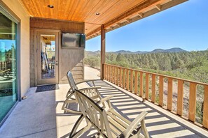 Terrace/patio - Star Valley Retreat w/ Hot Tub - Near Hiking (Payson)
