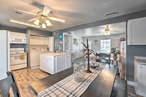 Interior - Group Getaway in Lake Havasu City, 3 Mi to Dtwn! (Lake Havasu City)