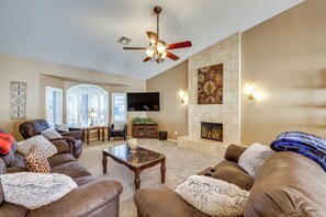House (5 Bedrooms) | Interior
