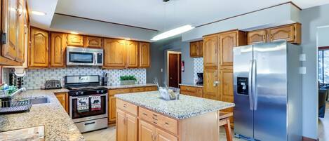 House (3 Bedrooms) | Interior