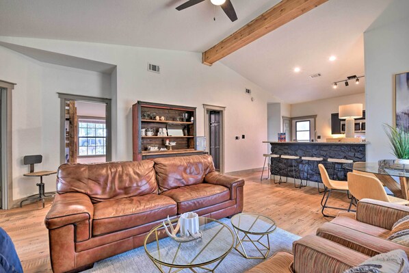 House (3 Bedrooms) | Interior