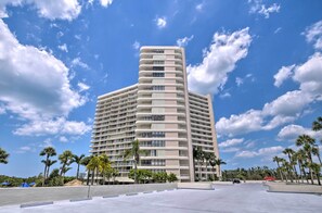Apartment (2 Bedrooms) | Interior - Cozy Coastal Condo w/ Pool Access: Steps to Beach! (Marco Island)