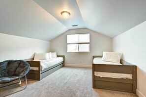 Interior - 12 Mi to Dtwn Flagstaff: Spacious Bellemont Home! (Bellemont)