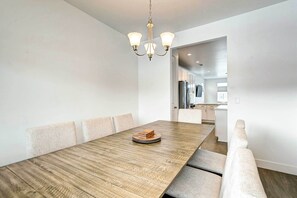 Interior - 12 Mi to Dtwn Flagstaff: Spacious Bellemont Home! (Bellemont)