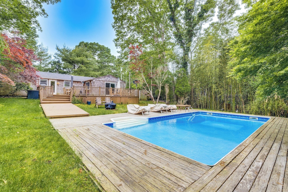 Hamptons Vacation Rental W/ Seasonal Pool! - Los Hamptons, NY