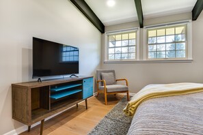 3 bedrooms, iron/ironing board, bed sheets