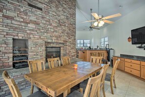 Apartment (2 Bedrooms) | Interior - Mountain-view Tucson Condo w/ Outdoor Pools! (Tucson)