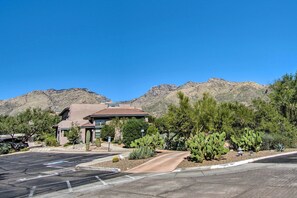 Apartment (2 Bedrooms) | Interior - Mountain-view Tucson Condo w/ Outdoor Pools! (Tucson)