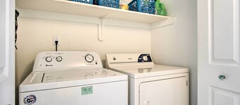 Mountain-view Tucson Condo w/ Outdoor Pools!