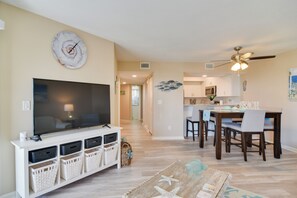 Interior - Walk to Bradenton Beach: Gulf-view Home w/ Lanai (Bradenton Beach)
