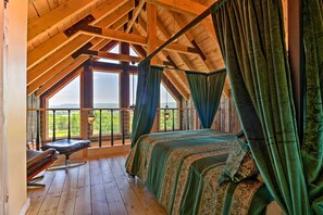 Apartment (0 Bedroom) | Interior - 'red Sweetheart Barn Studio' w/ Mtn & River Views! (Putney)