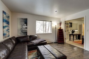 Apartment (1 Bedroom) | Interior - Waterfront Apt, Walk to Town & Coastal Trail! (Anchorage)