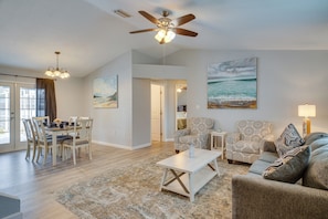 House (3 Bedrooms) | Interior - Screened-in Lanai + Yard: Port Charlotte Retreat (Port Charlotte)