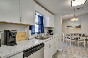 House (3 Bedrooms) | Interior - Screened-in Lanai + Yard: Port Charlotte Retreat (Port Charlotte)