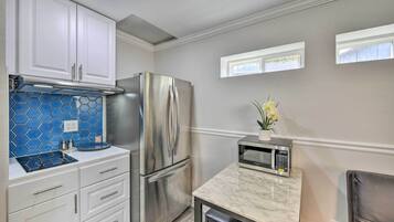 Apartment (0 Bedroom) | Interior