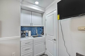 Apartment (0 Bedroom) | Interior