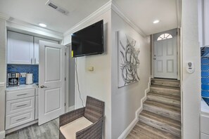 Apartment (0 Bedroom) | Interior