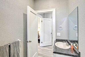 Bathroom - Restored Enid Apt ~ 1 Mile to Historic Downtown! (Enid)