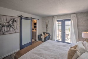 3 bedrooms, bed sheets - Serene Havasu Oasis: Newly Remodeled w/ Views (Lake Havasu City)