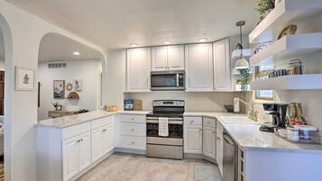 House (2 Bedrooms) | Private kitchen | Microwave, oven, stovetop, dishwasher