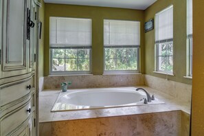 House (2 Bedrooms) | Interior - St Petersburg Vacation Home 6 Mi to St Pete Beach! (St. Petersburg)