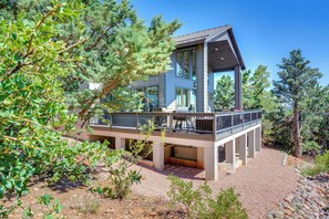House (2 Bedrooms) | Interior - Hot Tub + Deck: Mtn-view Pine Getaway! (Pine)