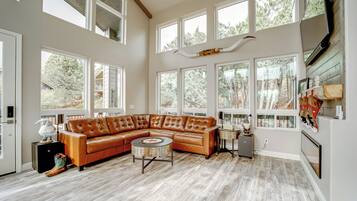 Casa (2 Bedrooms) | Interior