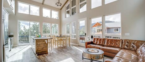 House (2 Bedrooms) | Interior