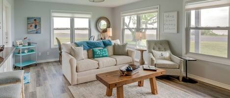 Apartment (1 Bedroom) | Interior