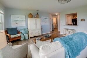 Apartment (1 Bedroom) | Interior - Rockport Condo ~ 6 Mi to Rockport Beach Park! (Rockport)
