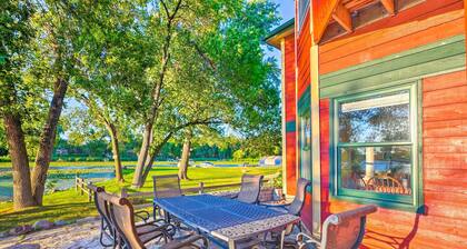 Waterfront Mound Retreat w/ Dock & Lake Access!