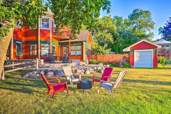 House (4 Bedrooms) | Front of property