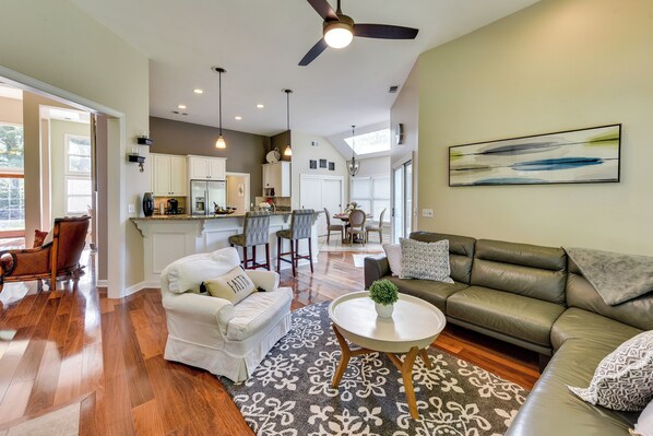 House (4 Bedrooms) | Interior