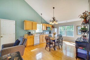 Cottage (3 Bedrooms) | Interior